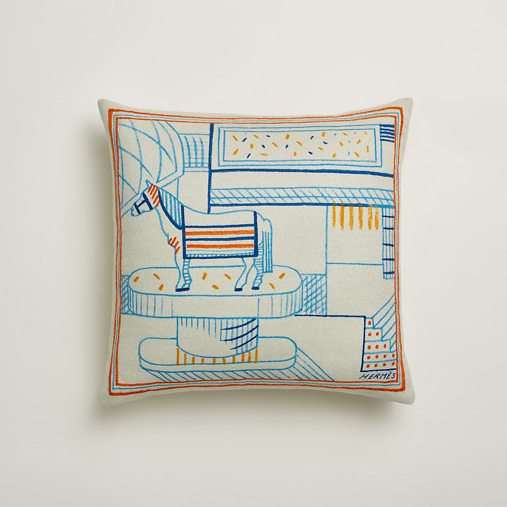 Etages du Faubourg pillow | Hermès Canada